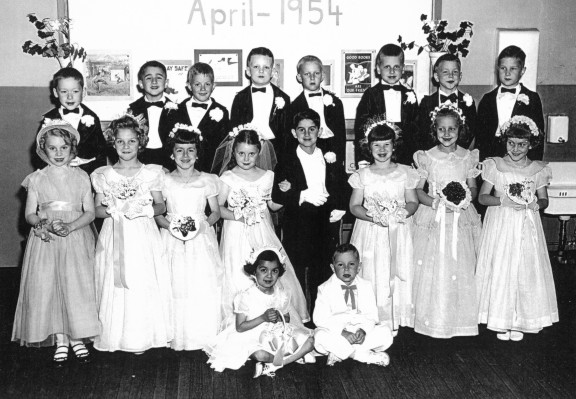 Mrs. Bray's First Grade Class - Tom Thumb Wedding - April 1954